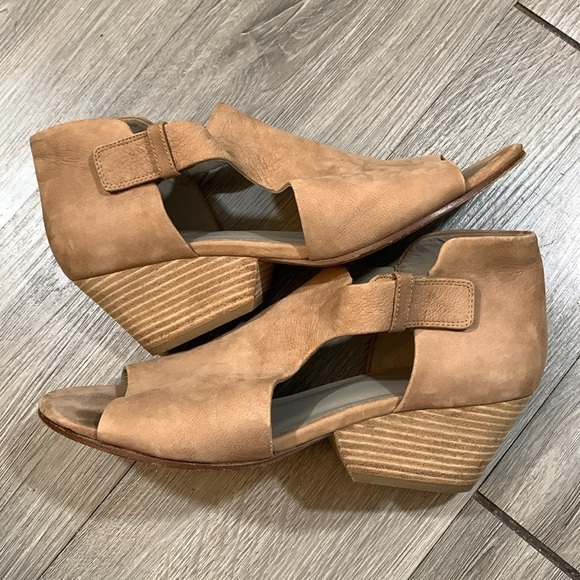 Eileen Fisher Iris Beige Suede/Leather Nubuck Sandals size 9 - Picture 5 of 10